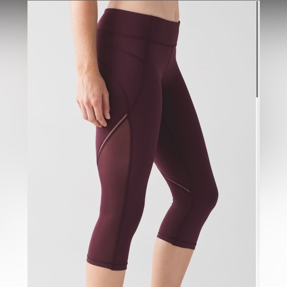 Lululemon Sculpt It Crop Bordeaux Drama | size 4 - Picture 9 of 9